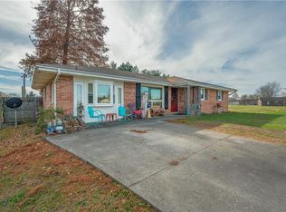 1410 N Hillcrest Dr, Seymour, IN 47274