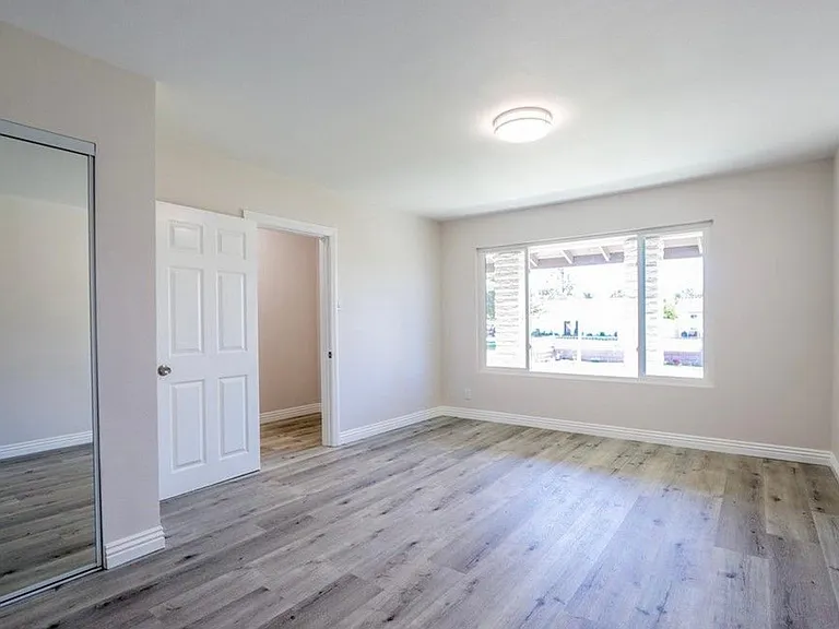 801 E Hood Ave — Photo 14