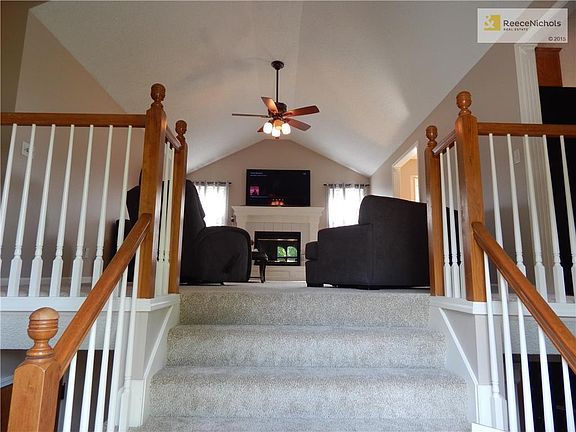 Front entry with vault ceiling