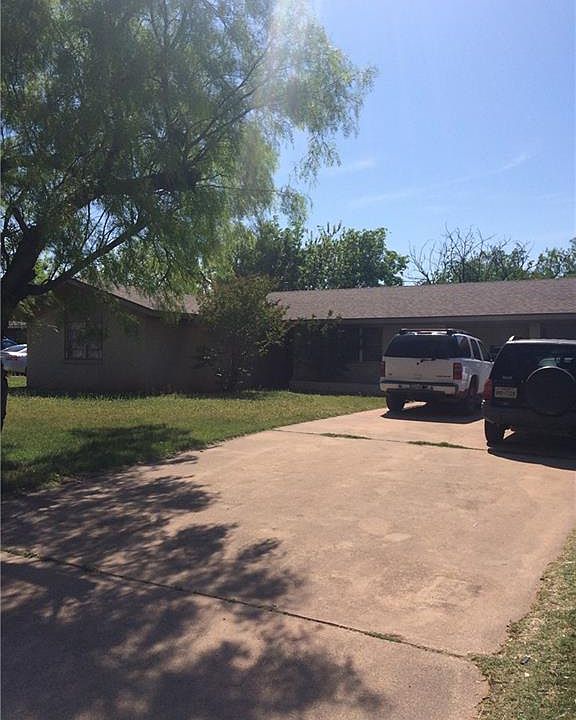 1st image of 318 Moore Dr