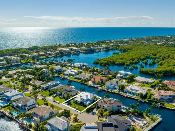 21 Eleuthera Dr, Ocean Ridge, FL 33435