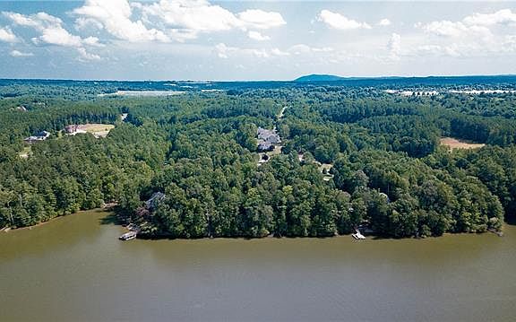 2nd image of 132 Winwood Cir