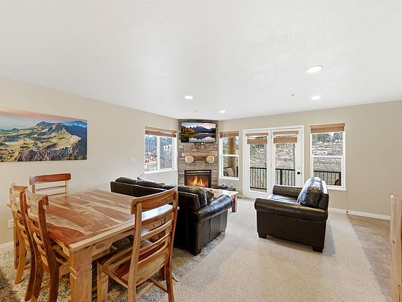 3rd image of 3555 N Fox Run Dr #303