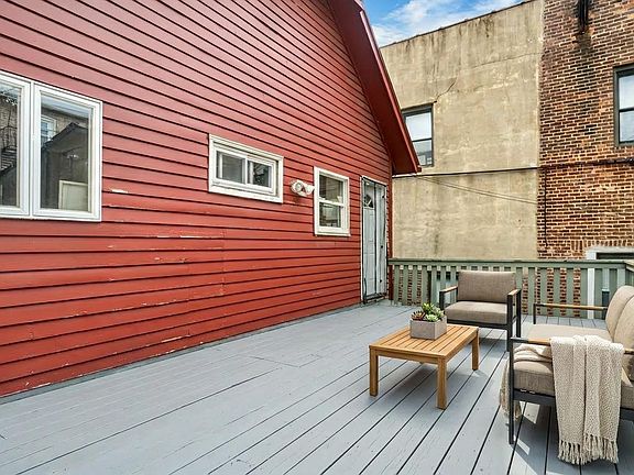 5th image of 78 Burd St #3