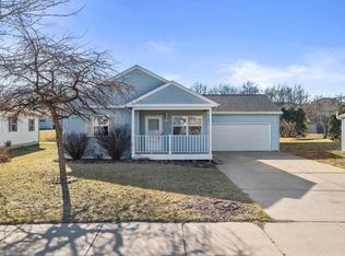 1109 Phoenix Dr, Waukesha, WI 53186