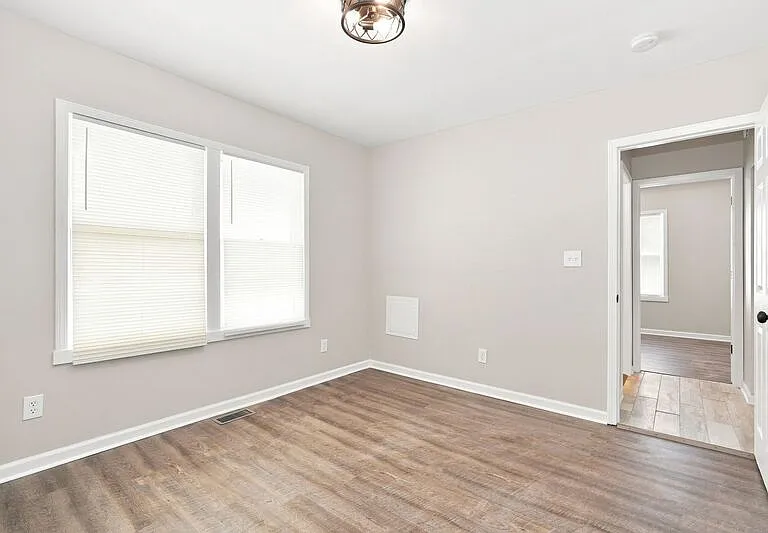 846-848 Reinhard Ave #848 — Photo 9