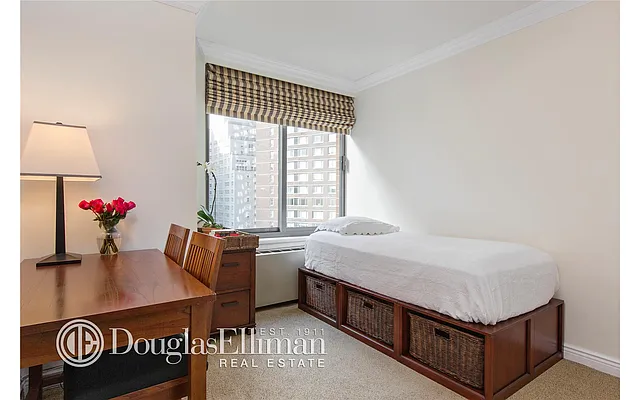 Sold by Douglas Elliman | media 24
