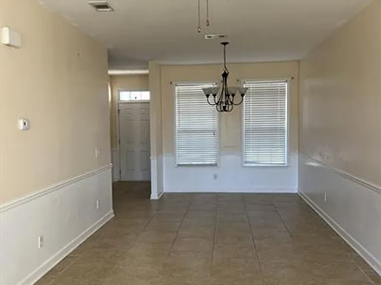 819 Terrell Dr — Photo 4