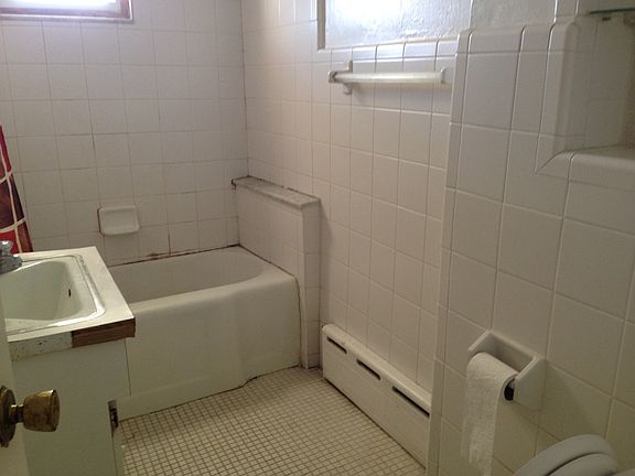 3rd image of 1218 McKean St #2F