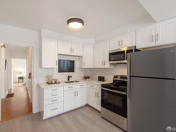 5th image of 919 Grove St #921