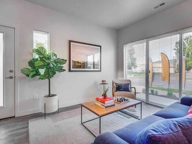 Hawthorne Townhomes — Photo 15