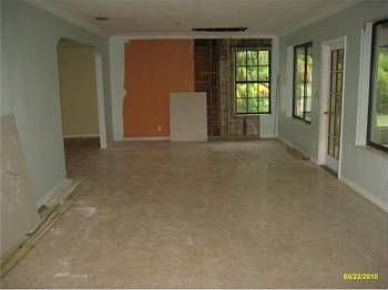 5th image of 122 NE 101st St