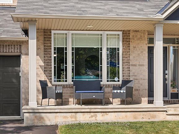 2nd image of 20 Quarry Ridge Dr