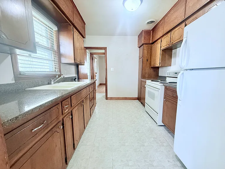 1171 Bourland Ave — Photo 5
