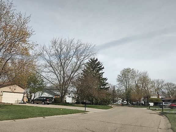 3rd image of 2086 Hardwood Dr