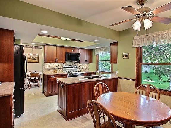 3rd image of W331N5427 Cherry Ct