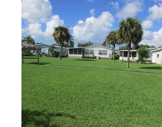 2nd image of 237 Robelina Palm Ln