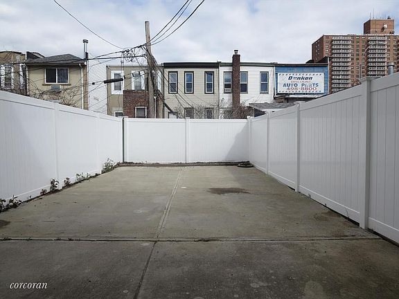 4th image of 27 Roosevelt Pl #1