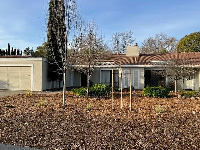 3 bed, 1316 sqft, $5,800 — Photo 2
