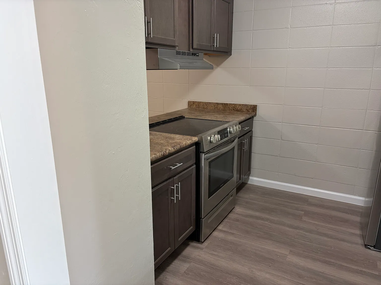 2 bed, 800 sqft, $1,200 — Photo 2