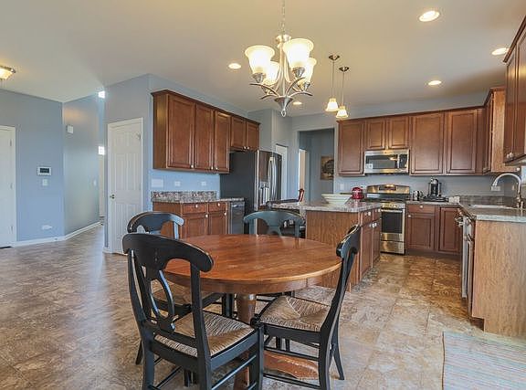 2nd image of 2377 Mayfield Dr