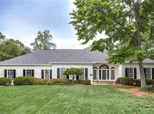 5 Oak Glen Ct, Greensboro, NC 27408