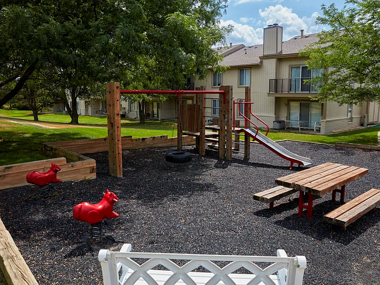 Briar Cove Apartments — Photo 19