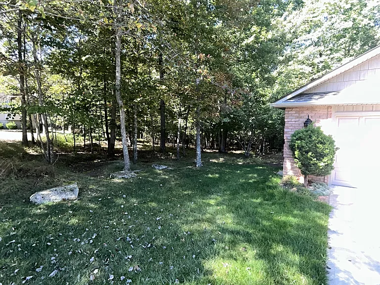 40 Brooks Ln — Photo 29