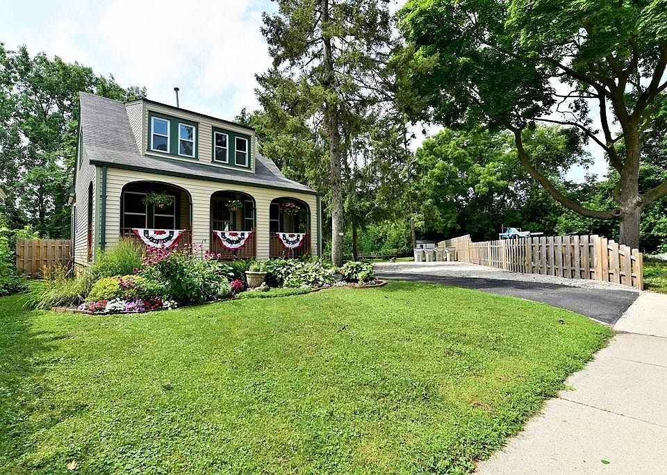 1st image of 637 S Oak Park Ct