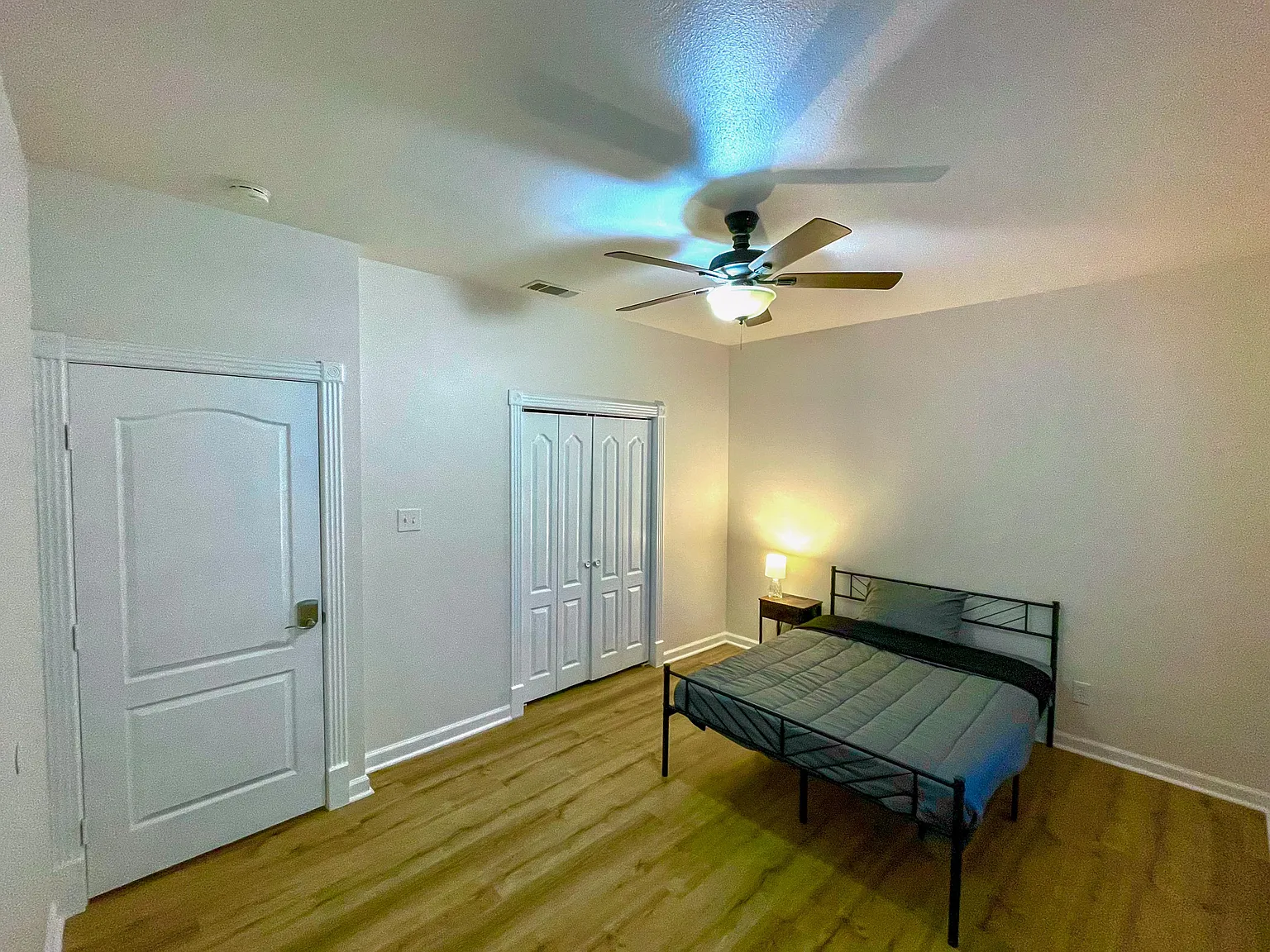 4 bed, 3.0 bath, 2712 sqft, $728 — Photo 2