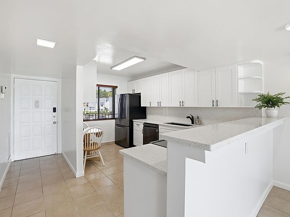 3rd image of 4545 Luxemburg Court #206