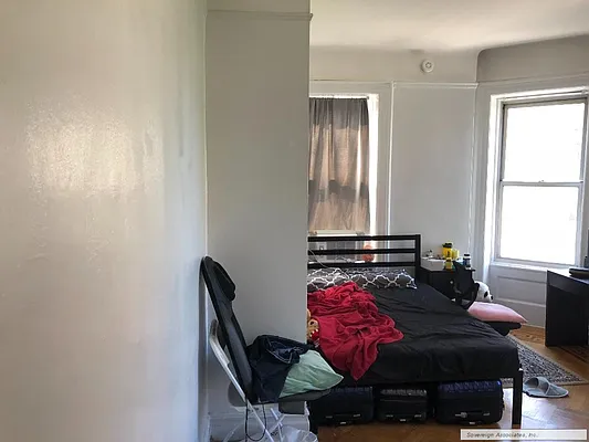 Rented by Sovereign Associates | media 12