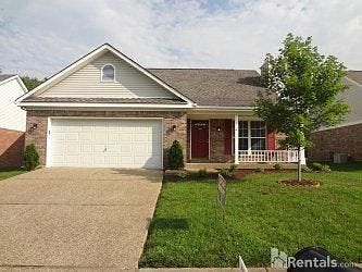 Great Area 3 min. from Springhurst Shopping Center.