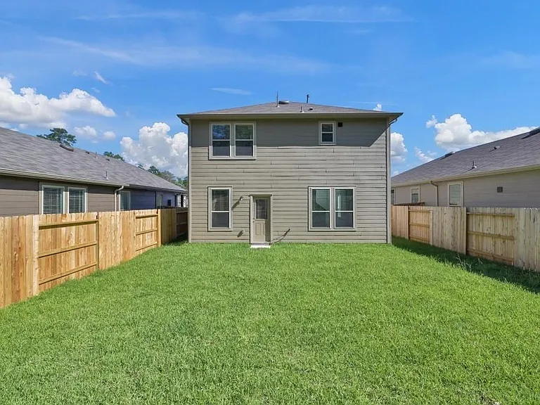 10573 Pineland Dr — Photo 6
