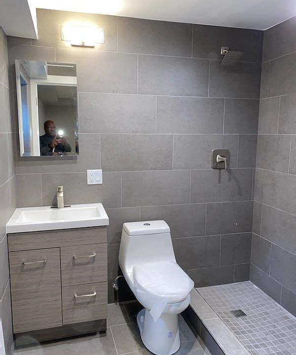 2nd image of 460 E Broadway