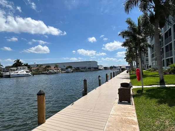 4901 38th Way S #317, Saint Petersburg, FL 33711