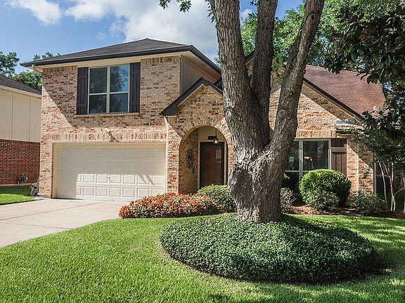 3rd image of 2111 Victoria Garden Dr
