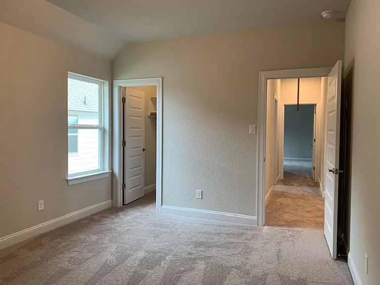 2202 Ambling Trl — Photo 16