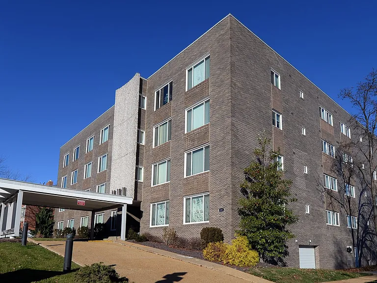 The Envoy Apartments — Photo 16