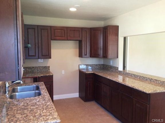 5th image of 15931 Rosemary Dr