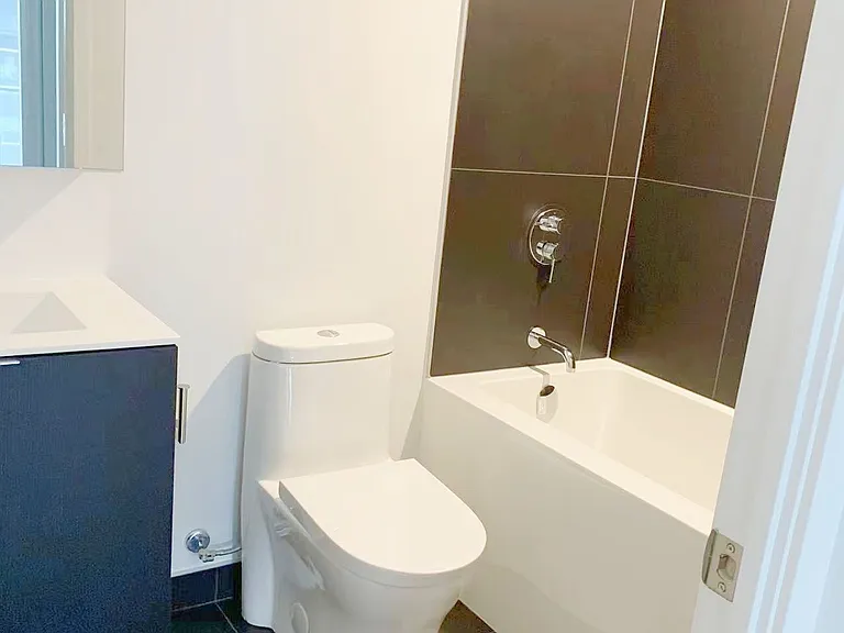 20 Edward St #610 — Photo 12