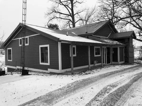 9784 Boucher Rd, Otter Lake, MI 48464