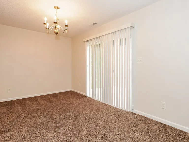 14014 Riding Hill Ave — Photo 7