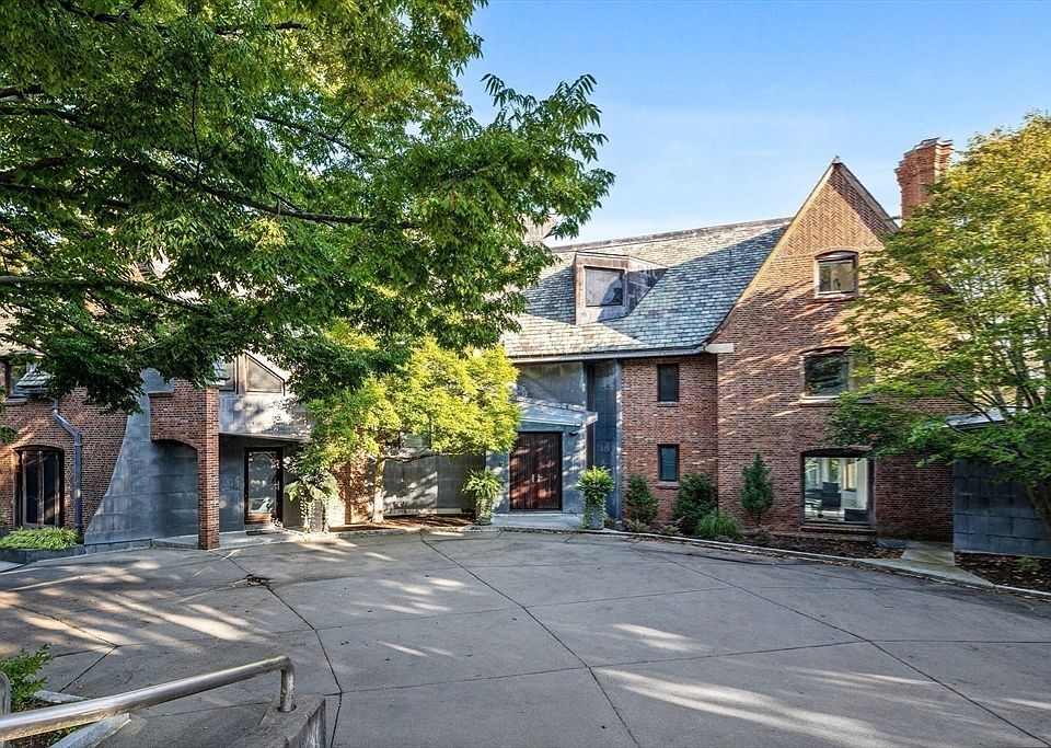 1st image of 55 Leicester St