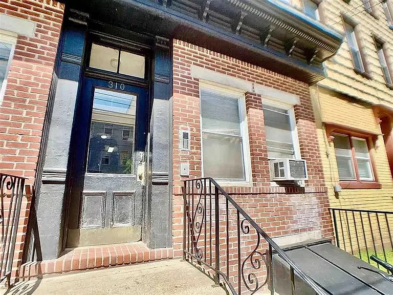 310 Monroe St #6 — Photo 12