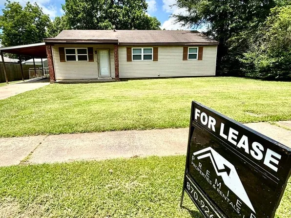 2215 Sutton Dr, Jonesboro, AR 72401