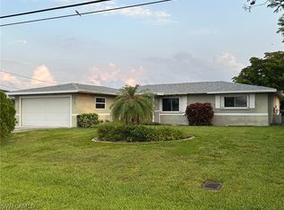 1033 NE Pine Island Ln, Cape Coral, FL 33909