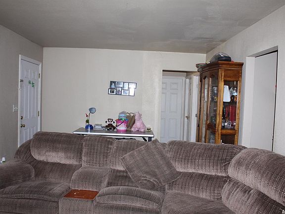 5th image of 630 Acacia Ave