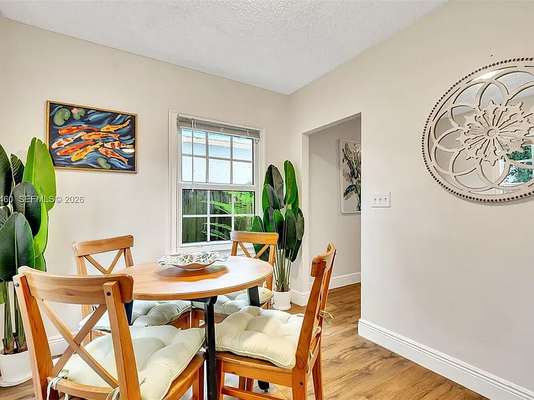 1826 NW South River Dr — Photo 11