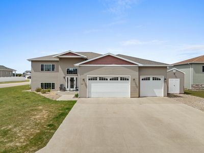 326 5th Ave SW, Surrey, ND, 58785